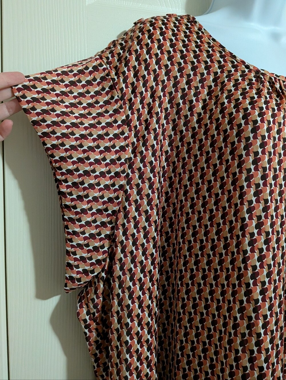 NWT Liz Claiborne 3X Burgundy Passion Geo Blouse - Picture 3 of 5